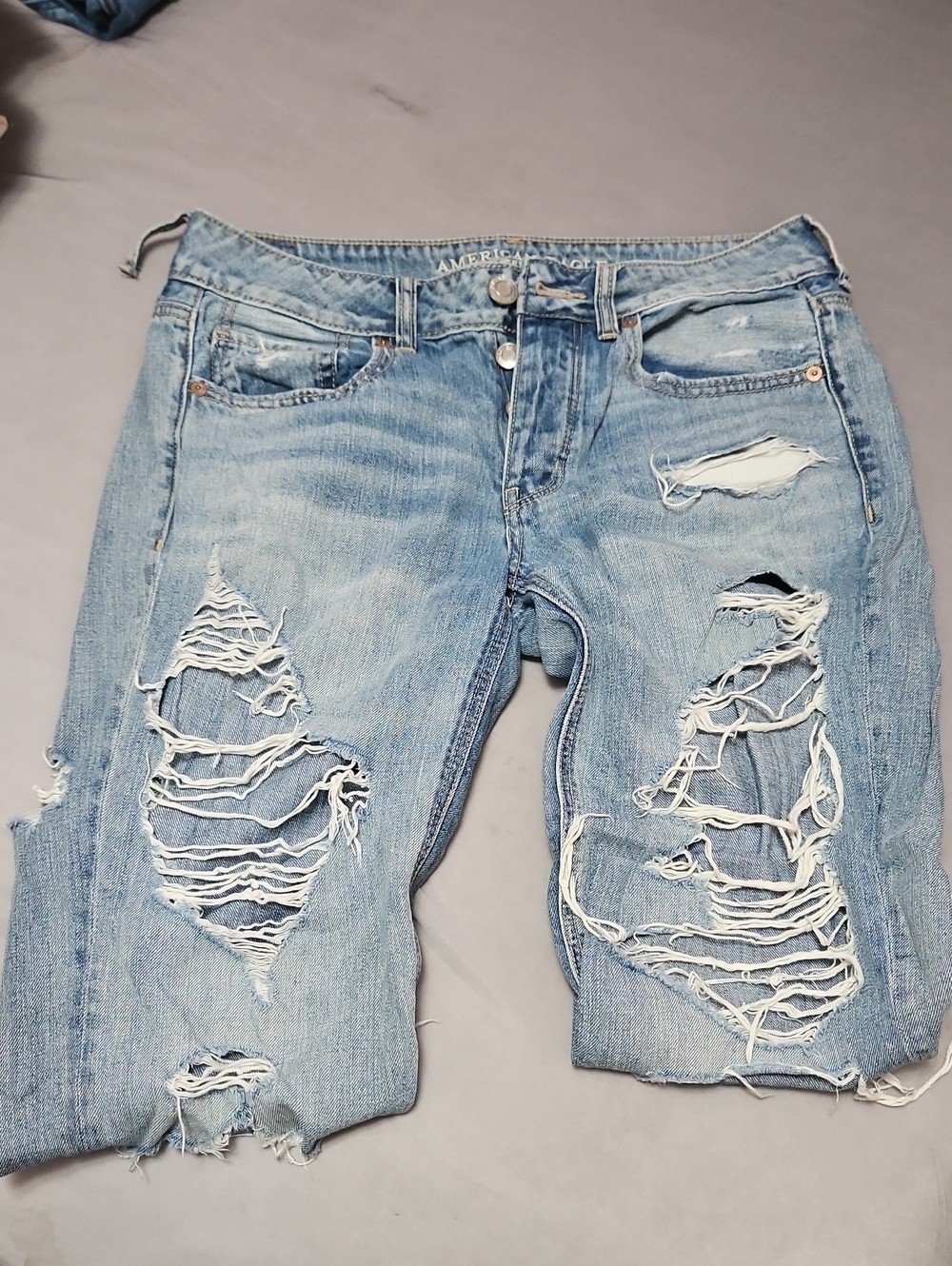 American Eagle Outfitters Light Blue Distressed Ripped Jeans